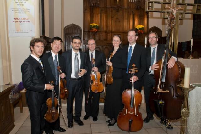 il direttore Francesco Marino con i componenti della Windsor Symphony Orchestra del Canada